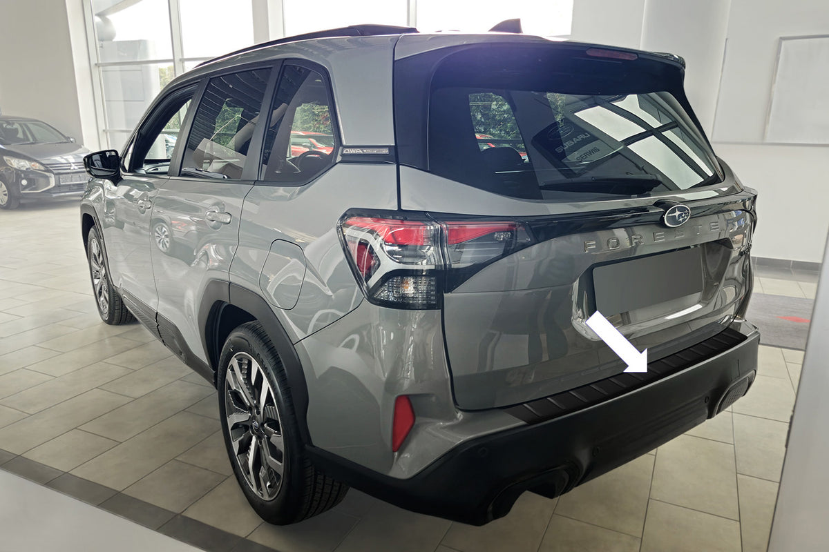 Ladekantenschutz Edelstahl schwarz für Subaru Forester VI Typ SL 11.24- 3240392g