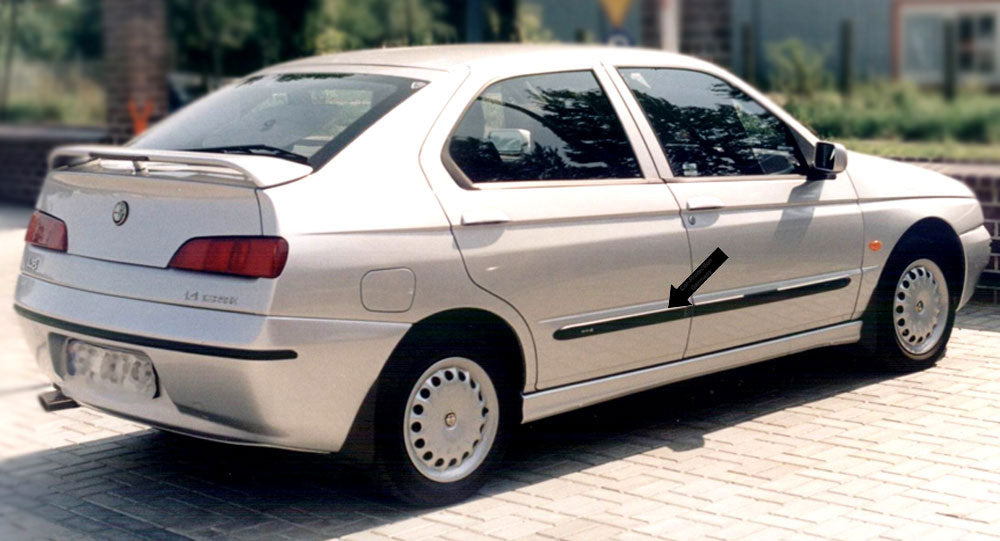 Seitenschutzleisten schwarz für Alfa Romeo 146 Schrägheck Bj. 12.1994-01.2001 F1 b