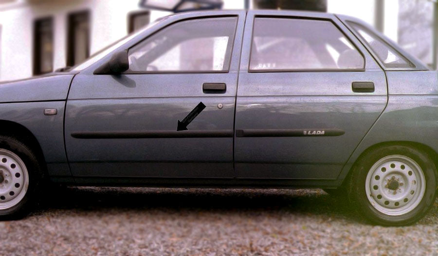Seitenschutzleisten schwarz für Lada 110 Limousine Baujahre 1995-2007 F1 b