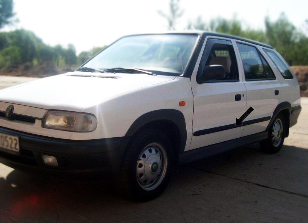 Seitenschutzleisten schwarz für Skoda Felicia Kombi & Schrägheck 1994-2001 F1 b