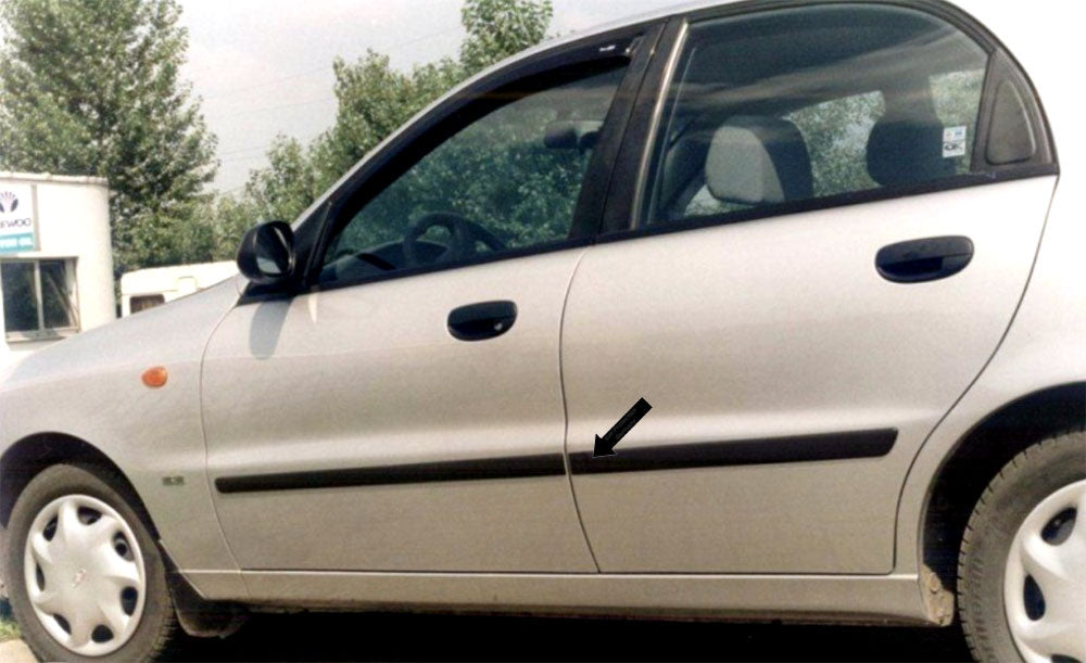 Seitenschutzleisten schwarz für Daewoo Lanos Schrägheck 5-Türer 05.97-12.04 F3 b
