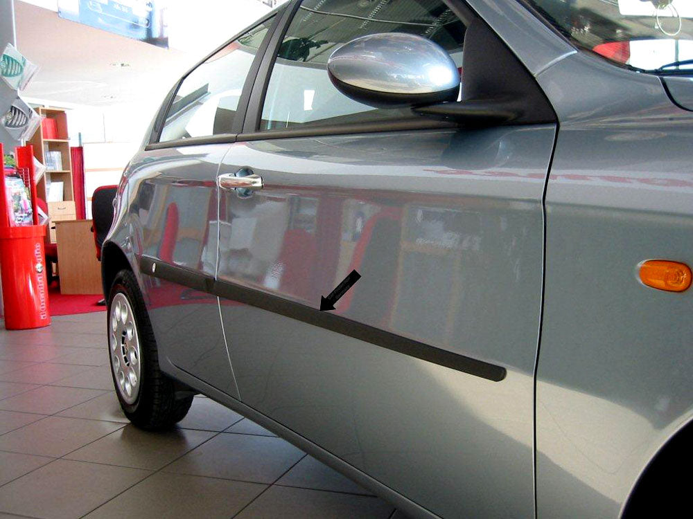 Seitenschutzleisten schwarz für Alfa Romeo 147 Schrägheck 5-Türer 01.01-03.10 F5 b