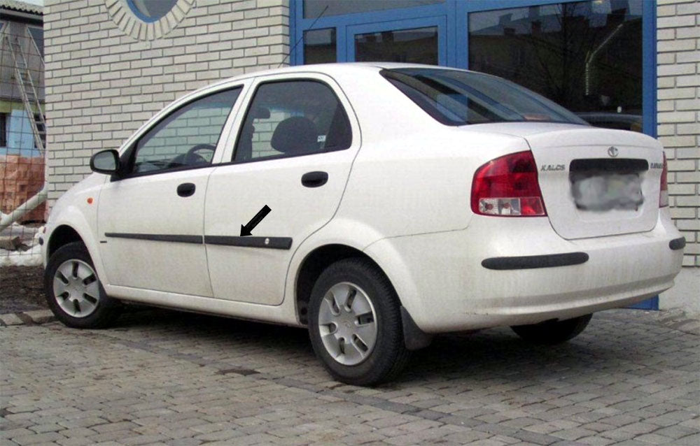 Seitenschutzleisten schwarz für Chevrolet Aveo T200 Limousine 4-Türer 2004-06 F5 b