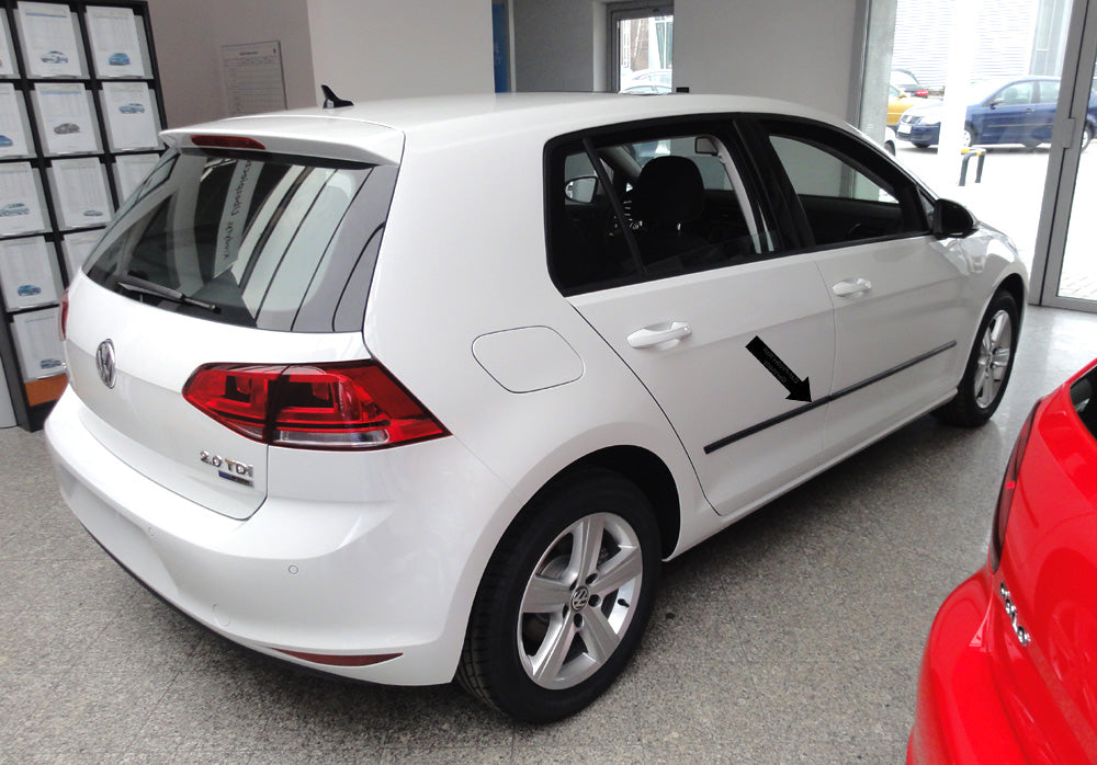 Seitenschutzleisten schwarz für Volkswagen VW Golf VII Schrägheck ab 8.2012- F11 b