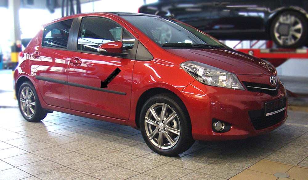 Seitenschutzleisten schwarz für Toyota Yaris III 5-Türer vor Mopf 2010-2014 F20 b