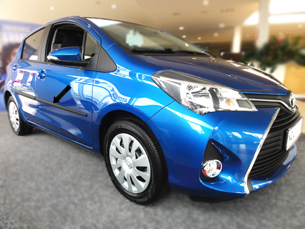Seitenschutzleisten schwarz für Toyota Yaris III 5-Türer ab facelift 8.2014- F20 b