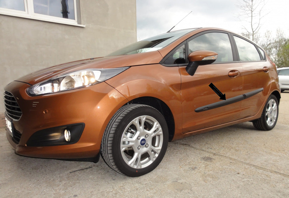 Seitenschutzleisten schwarz für Ford Fiesta ’09 VI 5-Türer vor Mopf 2008-11 F22 b