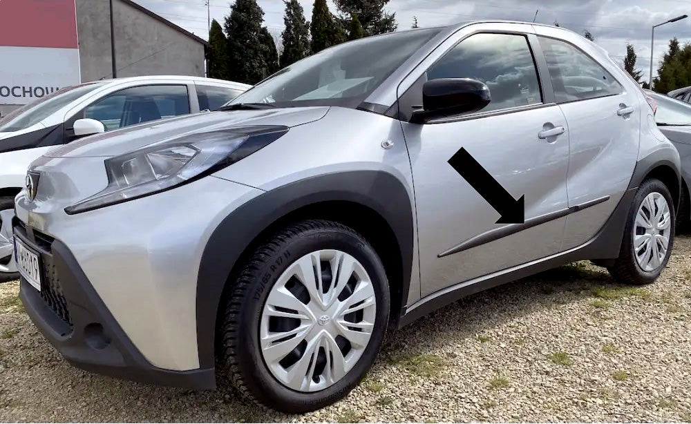 Seitenschutzleisten schwarz für Toyota Aygo X Schrägheck ab Baujahr 12.2021- F69b